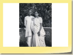 1952: With wife Jyotsna (UJ-F16)