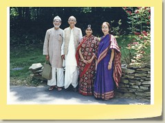 1986: USA, with Mahendra Meghani, Mrs. Ashok Meghani, Svati (UJ-P12)